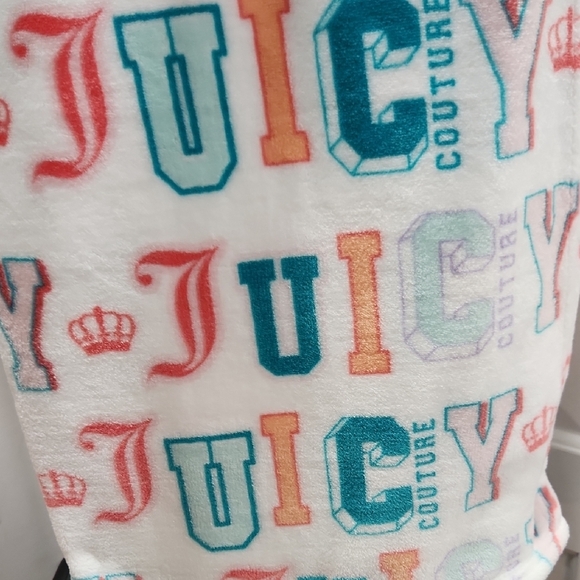 🔹️Juicy Couture🔹️ Multicolor "Juicy In Caps "Blanket Throw - Picture 6 of 6
